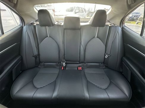 Used 2018 Toyota Camry SE image 22