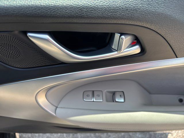 Used 2023 Genesis G70 2.0T RWD image 52