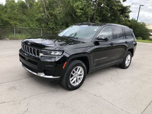 Used 2023 Jeep Grand Cherokee L Laredo w/ Luxury Tech Group I AWD/4WD image 2