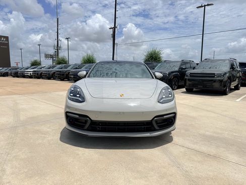 Used 2023 Porsche Panamera RWD image 2