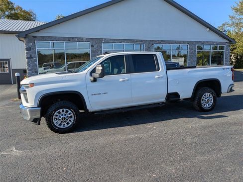 Used 2021 Chevrolet Silverado 2500 LT w/ Convenience Package image 3