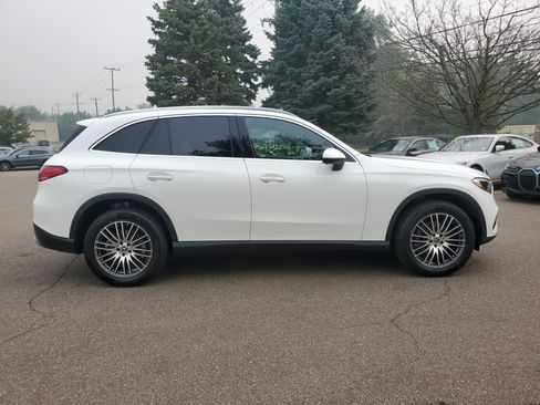 Used 2025 Mercedes-Benz GLC 300 image 6