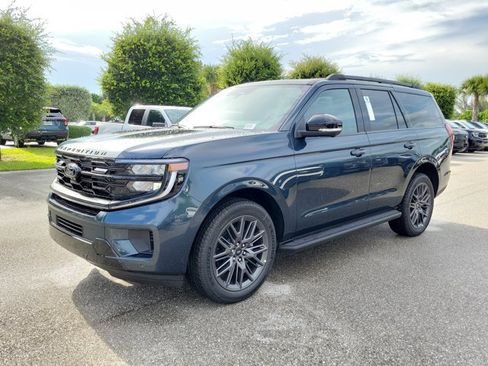 New 2026 Ford Expedition Platinum w/ Stealth Appearance Package AWD/4WD image 4