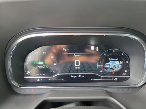 Used 2023 GMC Yukon AT4 w/ Technology Package image 15