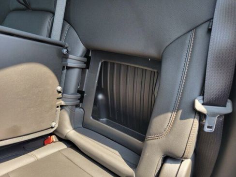 Used 2024 GMC Sierra 1500 AT4 w/ Technology Package image 22