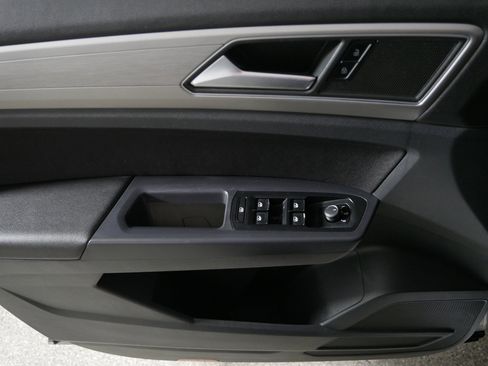 Used 2018 Volkswagen Atlas Launch Edition image 19