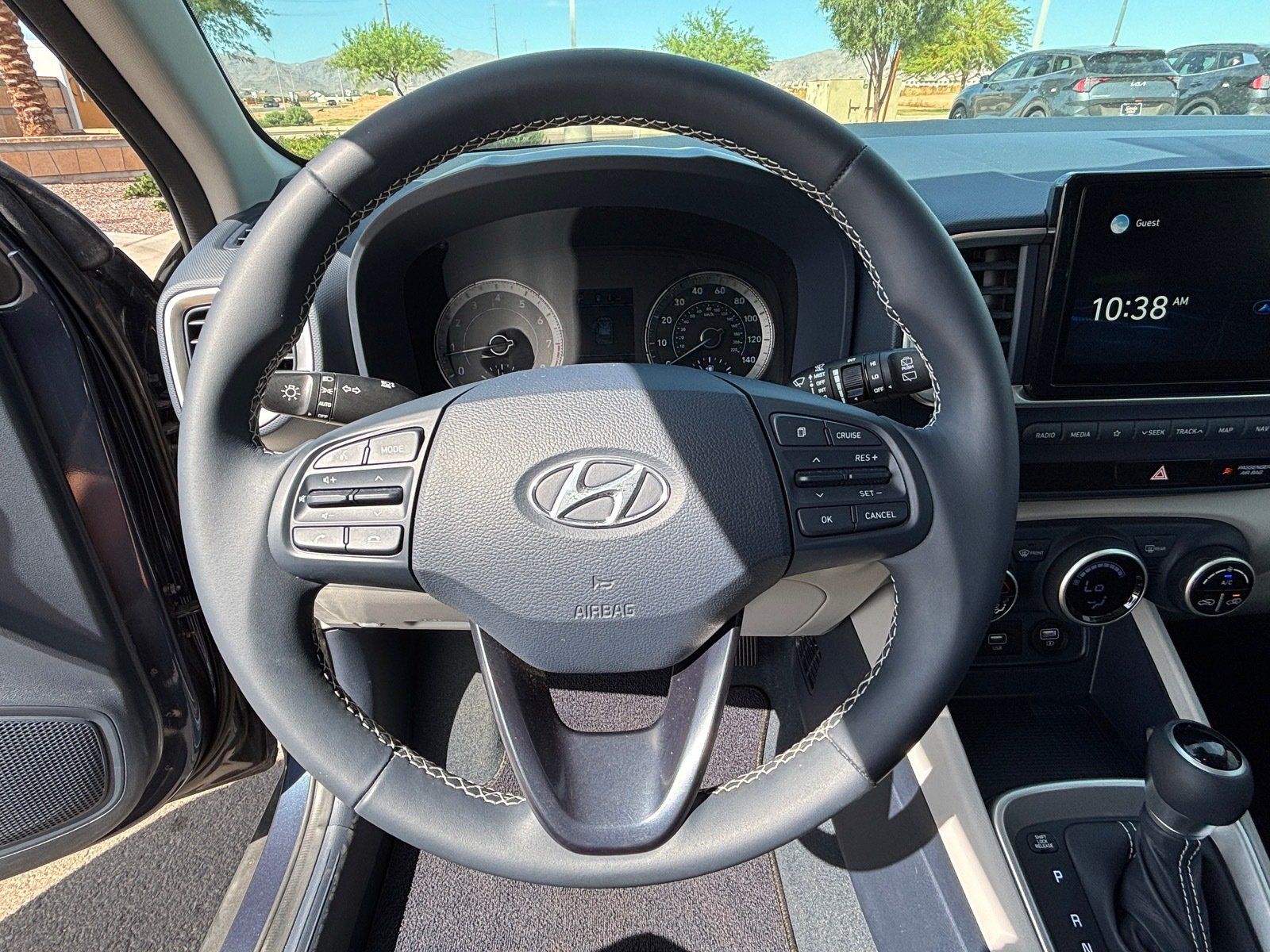 Used 2021 Hyundai Venue FWD image 12