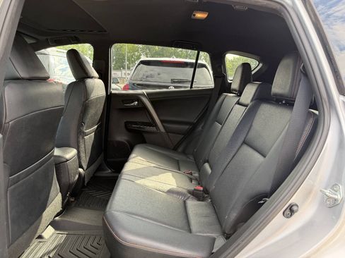 Used 2016 Toyota RAV4 SE FWD image 10