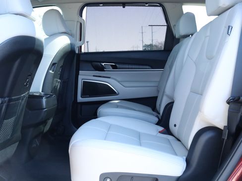 Used 2023 Kia Telluride SX image 18