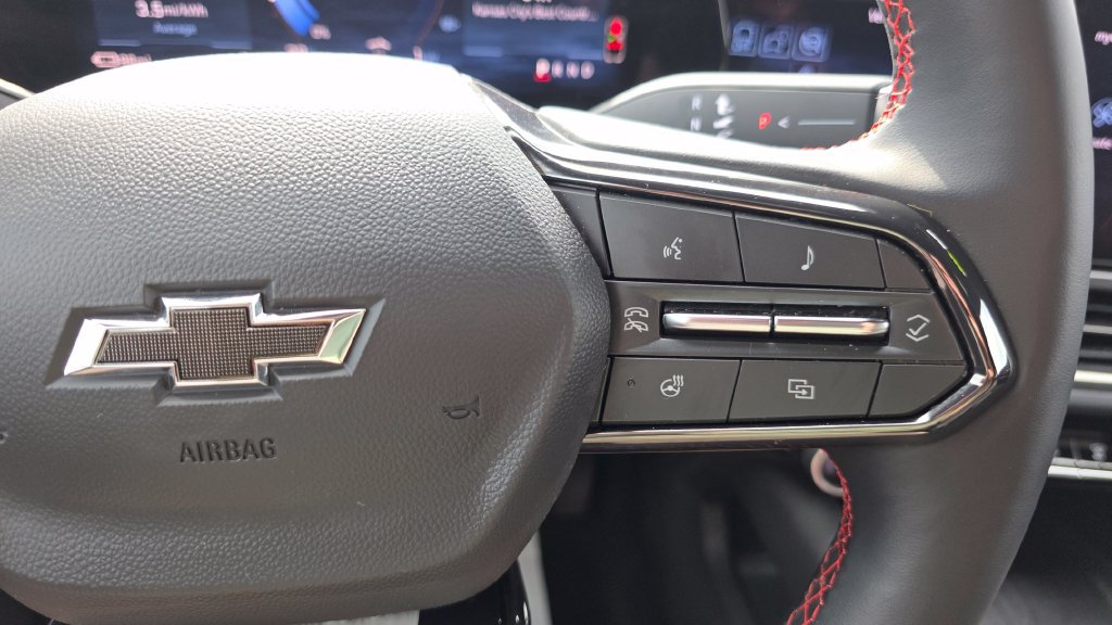 Used 2024 Chevrolet Equinox EV RS FWD image 27