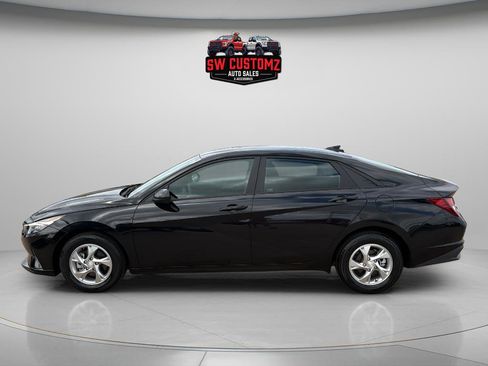 Used 2023 Hyundai Elantra SE FWD image 4