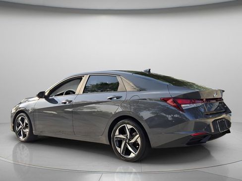 Used 2023 Hyundai Elantra SEL w/ Convenience Package FWD image 5