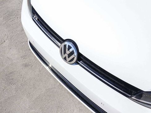 Used 2019 Volkswagen Golf R 4-Door image 8