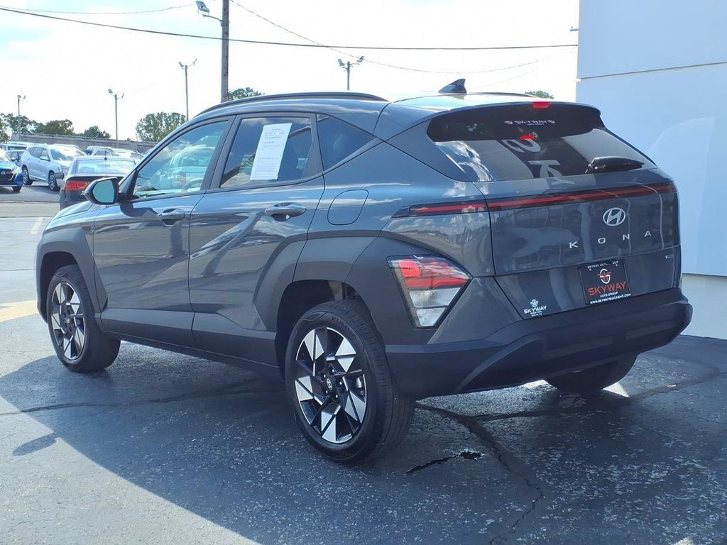 Used 2025 Hyundai Kona SEL AWD/4WD image 6