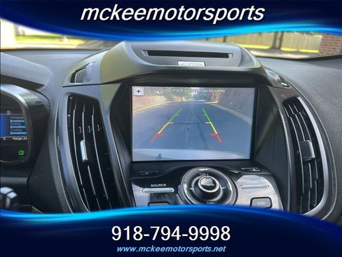 Used 2017 Ford C-MAX Titanium w/ Equipment Group 301A FWD image 17