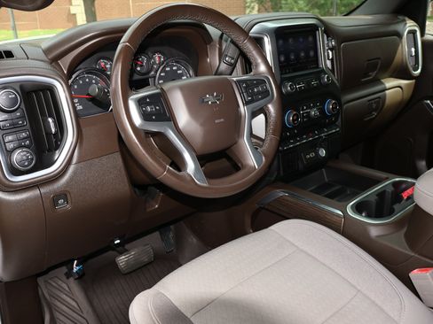 Used 2022 Chevrolet Silverado 1500 RST AWD/4WD image 3