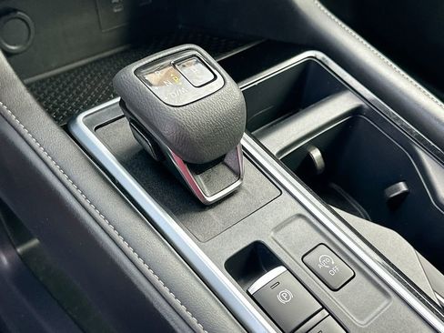 Used 2025 Nissan Pathfinder SV image 17