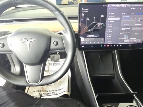 Used 2018 Tesla Model 3 Long Range image 14