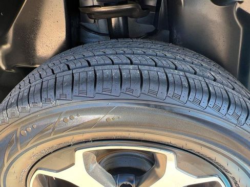 Used 2020 Jeep Renegade Trailhawk image 8