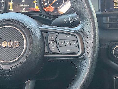 Used 2024 Jeep Gladiator Mojave image 27