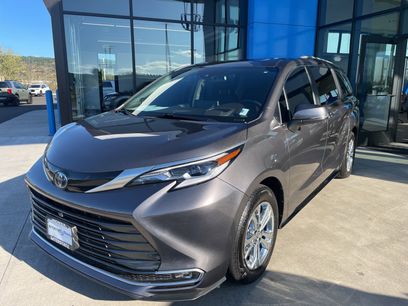 Used 2023 Toyota Sienna Platinum
