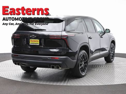 Used 2024 Chevrolet Traverse LS w/ Midnight/Sport Edition FWD image 5