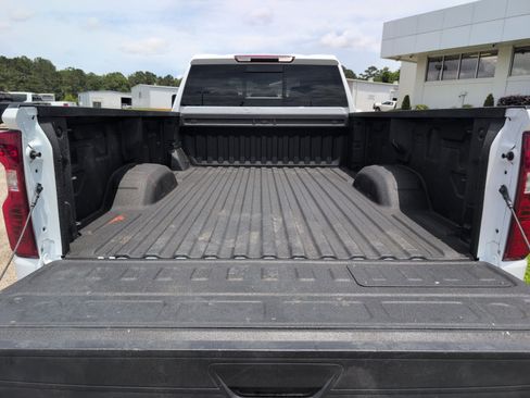 Used 2025 Chevrolet Silverado 2500 LT w/ Convenience Package AWD/4WD image 5