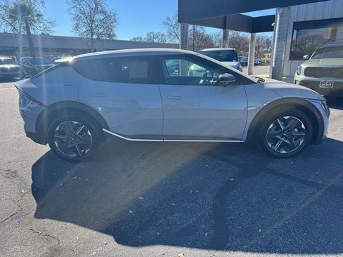 Used 2025 Kia EV6 Light w/ Light LR Technology Package image 6