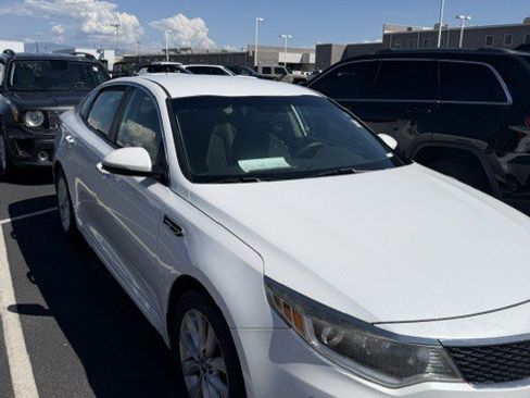 Used 2016 Kia Optima LX FWD image 3
