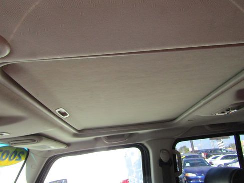 Used 2007 HUMMER H3 w/ Chrome Appearance Package image 11