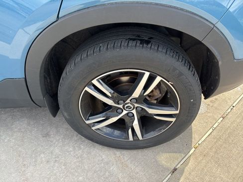 Certified 2023 Volvo XC40 B5 Plus w/ Climate Package image 14