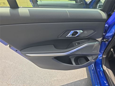 Used 2025 BMW M340i RWD image 11