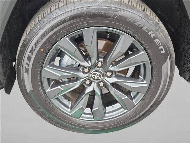 Used 2026 Toyota RAV4 XLE Premium FWD image 24