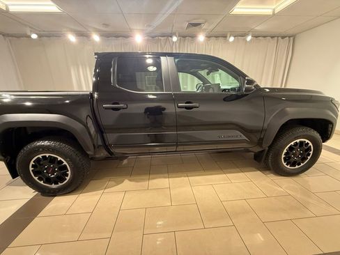 Certified 2024 Toyota Tacoma TRD Off-Road w/ TRD Off Road Upgrade Package AWD/4WD image 6