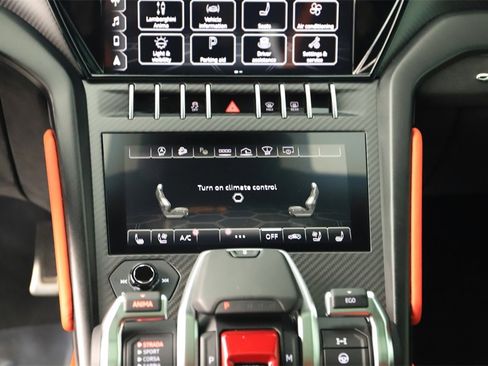 Used 2022 Lamborghini Urus image 20