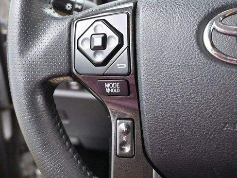 Used 2019 Toyota 4Runner TRD Off-Road Premium AWD/4WD image 20