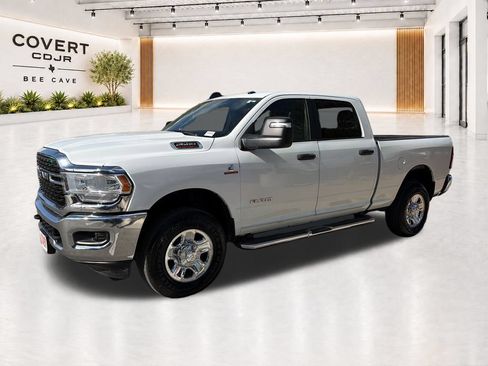 Used 2024 RAM 2500 Big Horn AWD/4WD image 4