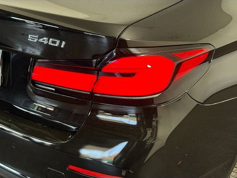 Used 2021 BMW 540i w/ Premium Package image 34