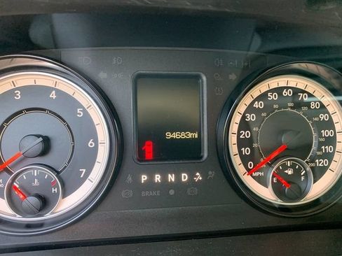Used 2019 RAM 1500 Express AWD/4WD image 10