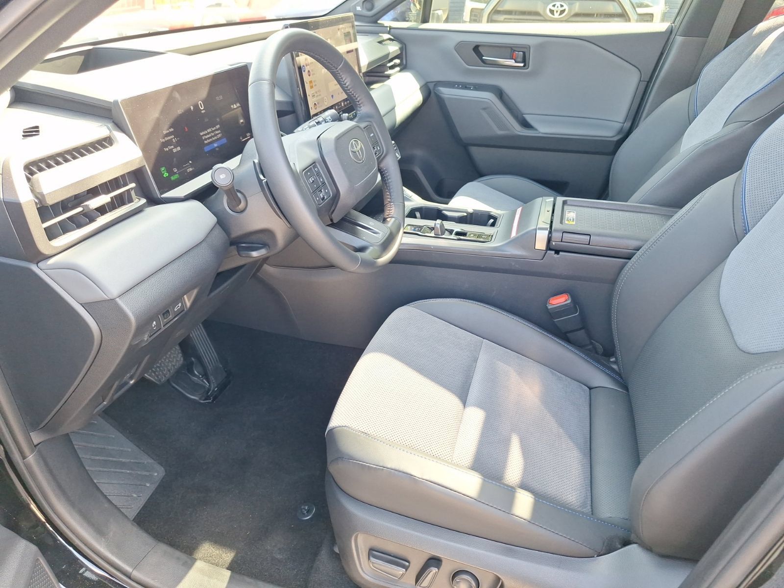 Used 2026 Toyota RAV4 XSE w/ Panoramic Sun Roof Package AWD/4WD image 15