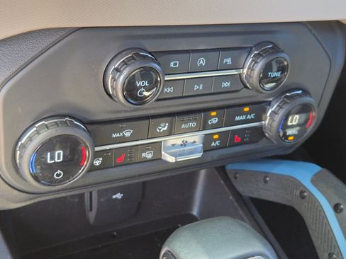 Certified 2023 Ford Bronco Wildtrak AWD/4WD image 22