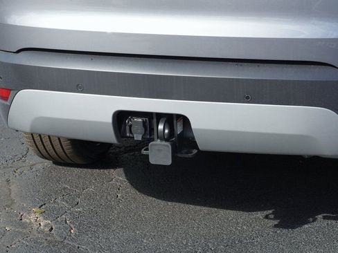 Used 2025 Land Rover Discovery S image 6