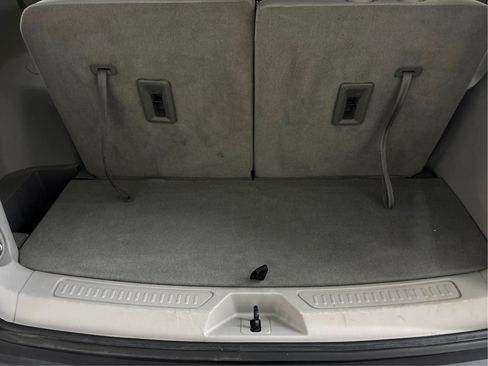 Used 2022 GMC Acadia SLE image 16