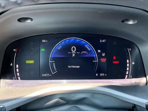 Used 2025 Toyota Camry SE w/ Convenience Package FWD image 13