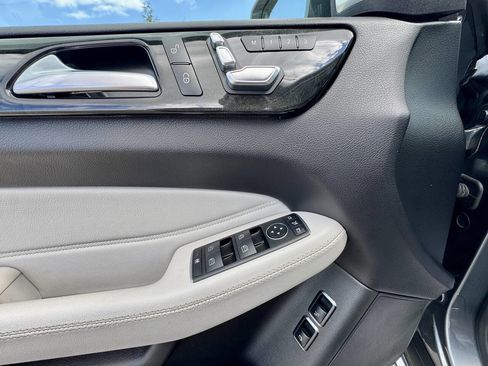 Used 2018 Mercedes-Benz GLS 450 4MATIC image 30