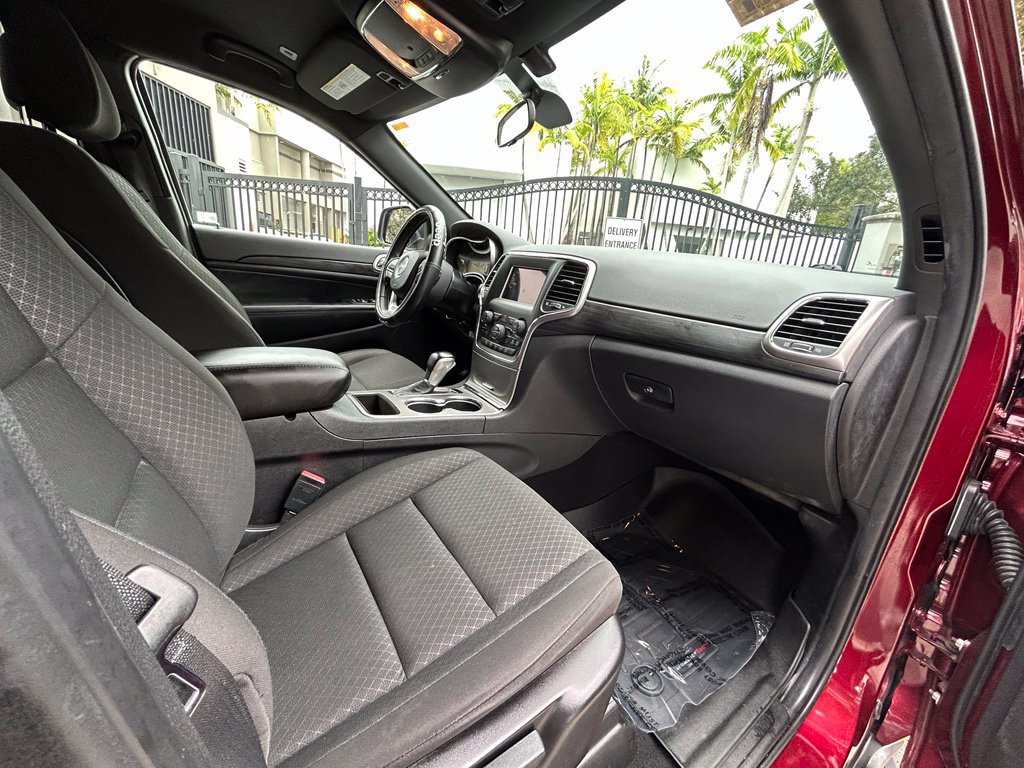 Used 2021 Jeep Grand Cherokee Laredo RWD image 29