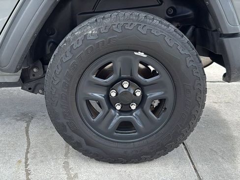 Used 2020 Jeep Wrangler Unlimited Sport image 18