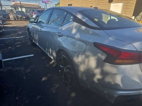 Used 2025 Nissan Altima 2.5 SR FWD image 6