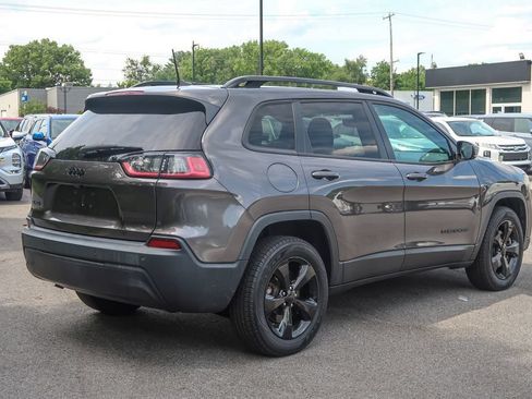 Used 2021 Jeep Cherokee Latitude Plus AWD/4WD image 9