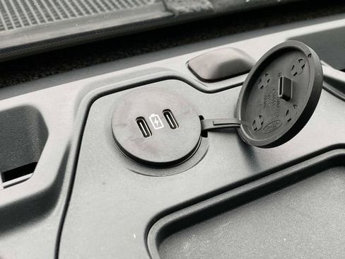 Certified 2024 Ford Bronco Black Diamond image 32